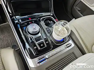 Kia Canival 2023 3.5 Автомат в Москве № 1173286, миниатюра 9