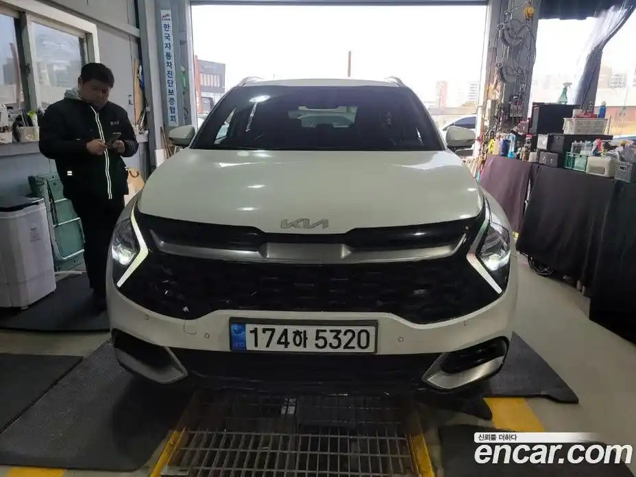 Kia Sportage 2023 1.6 Автомат в Москве № 1173298, фото 1