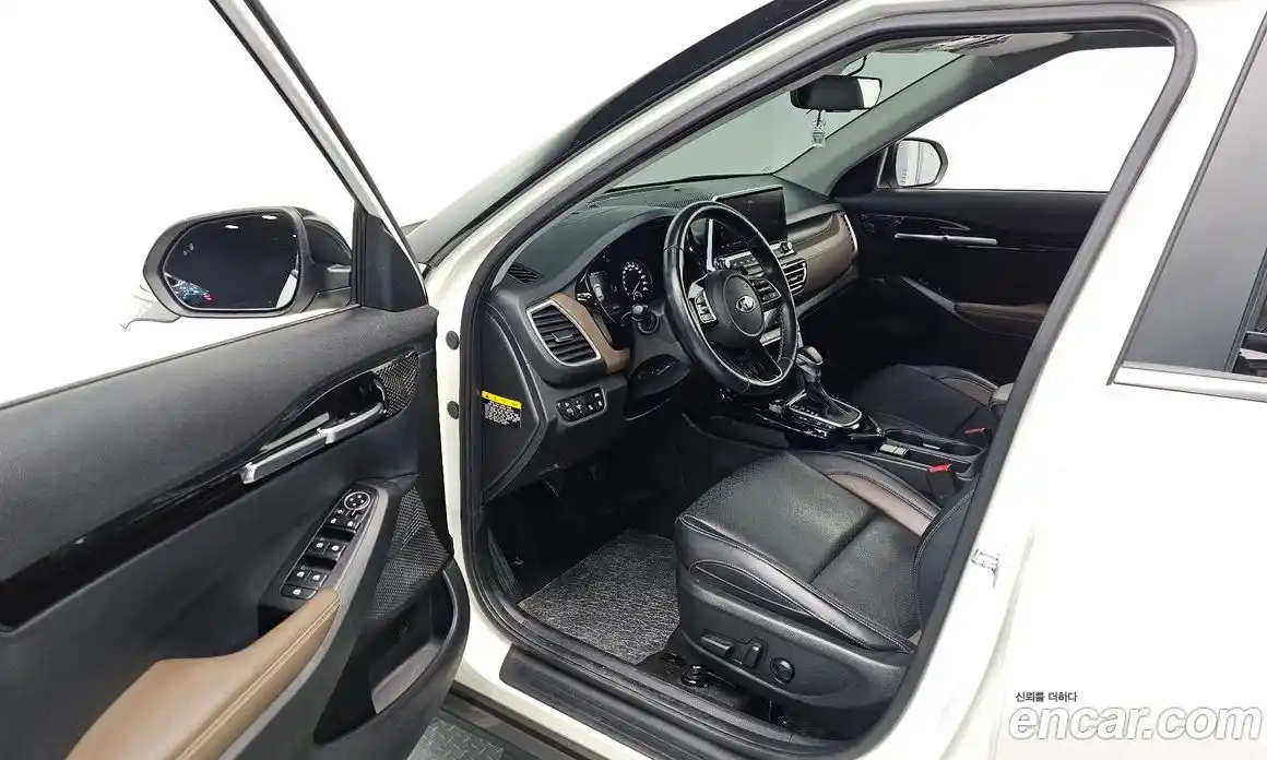 Kia Seltos 2020 1.6 Автомат в Москве № 1173320, фото 11