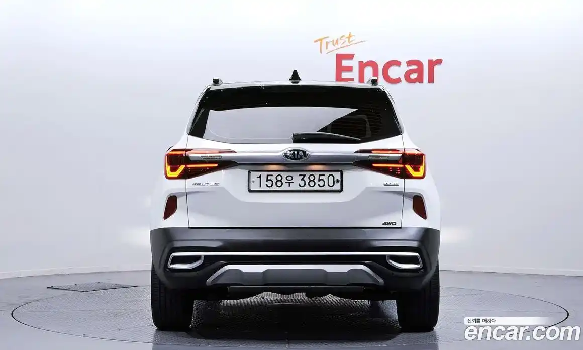 Kia Seltos 2020 1.6 Автомат в Москве № 1173320, фото 4