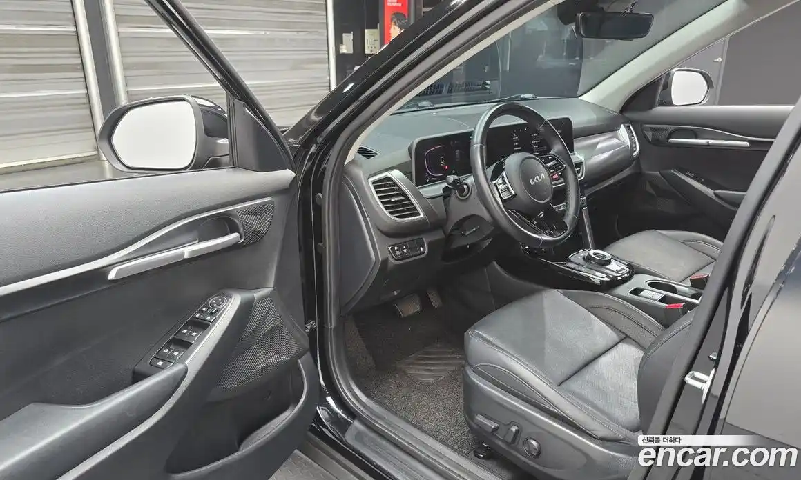 Kia Seltos 2023 1.6 Автомат в Москве № 1173323, фото 11