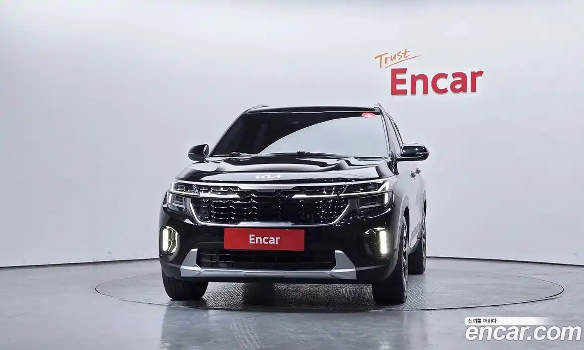 Kia Seltos 2023 1.6 Автомат в Москве № 1173323, фото 3