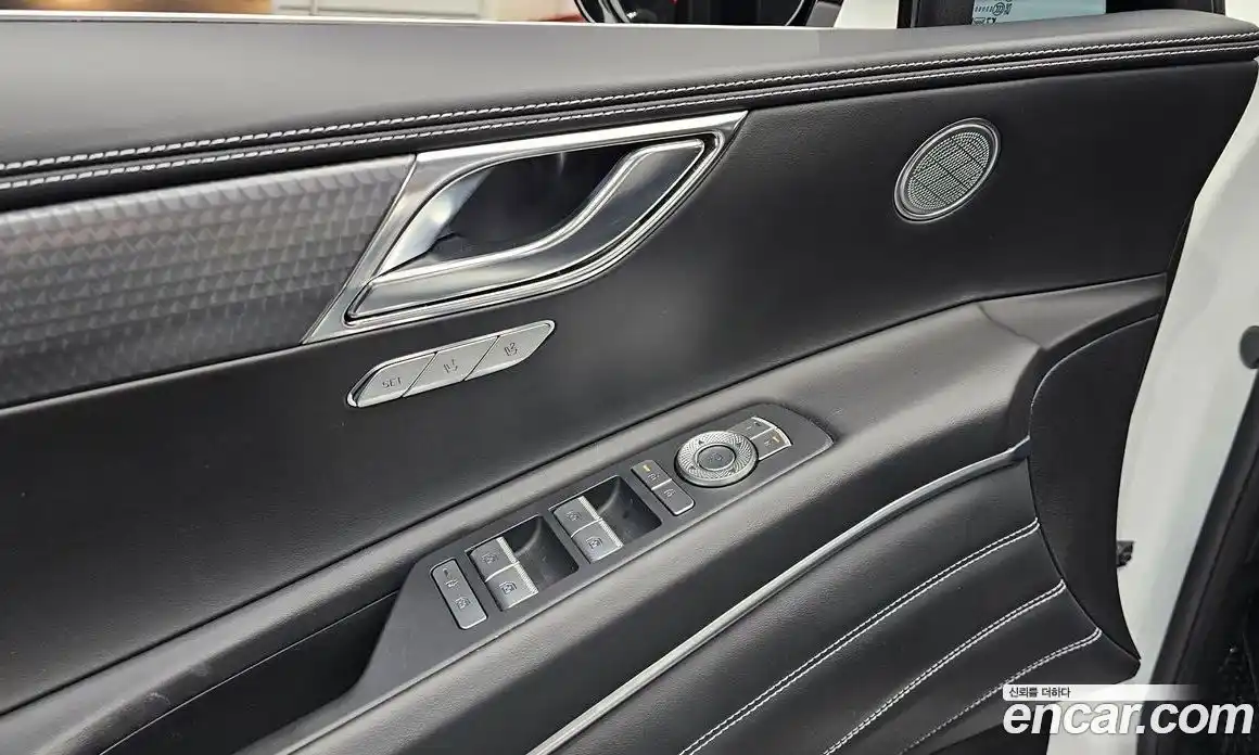 Genesis GV80 2024 2.5 Автомат в Москве № 1173337, фото 16