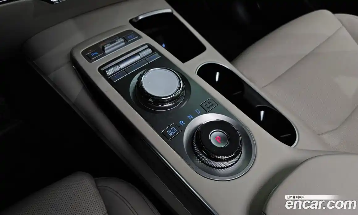 Genesis GV70 2023 2.5 гидро в Москве № 1173525, фото 9