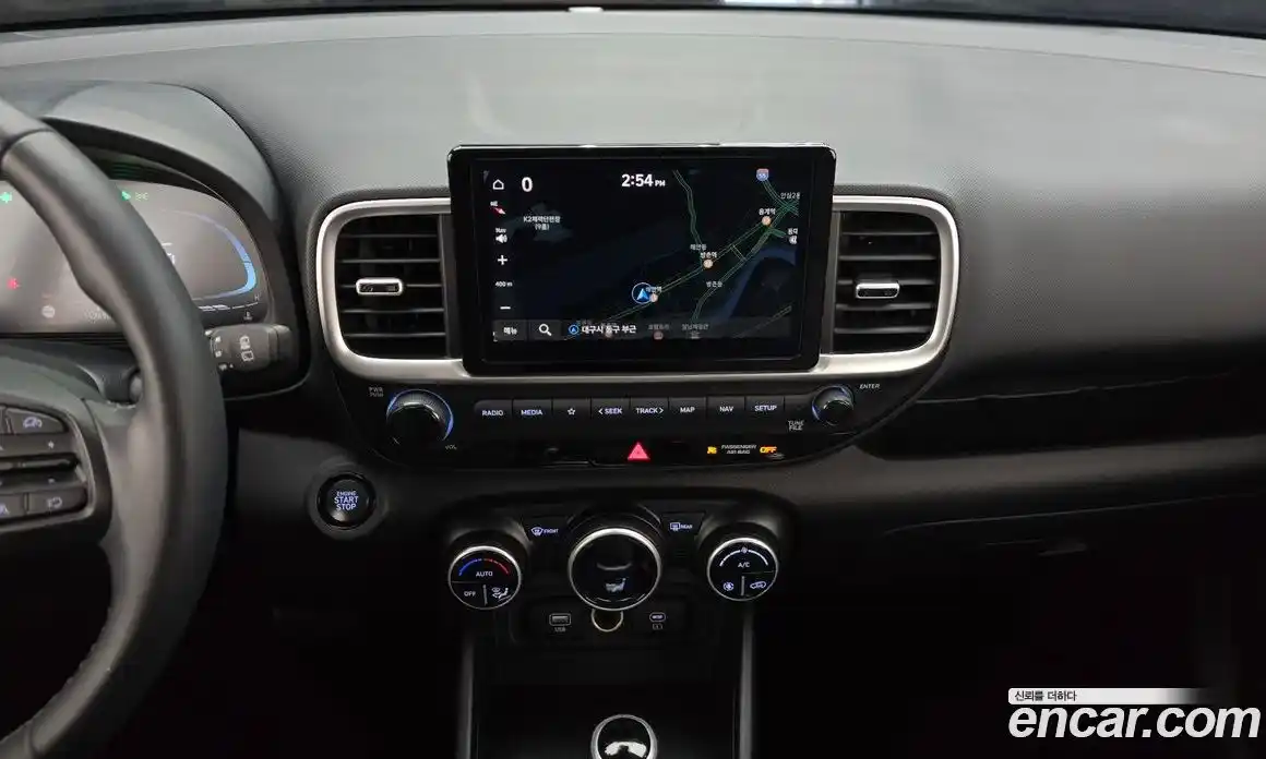 Hyundai Venue 2023 1.6 Автомат в Москве № 1171376, фото 14