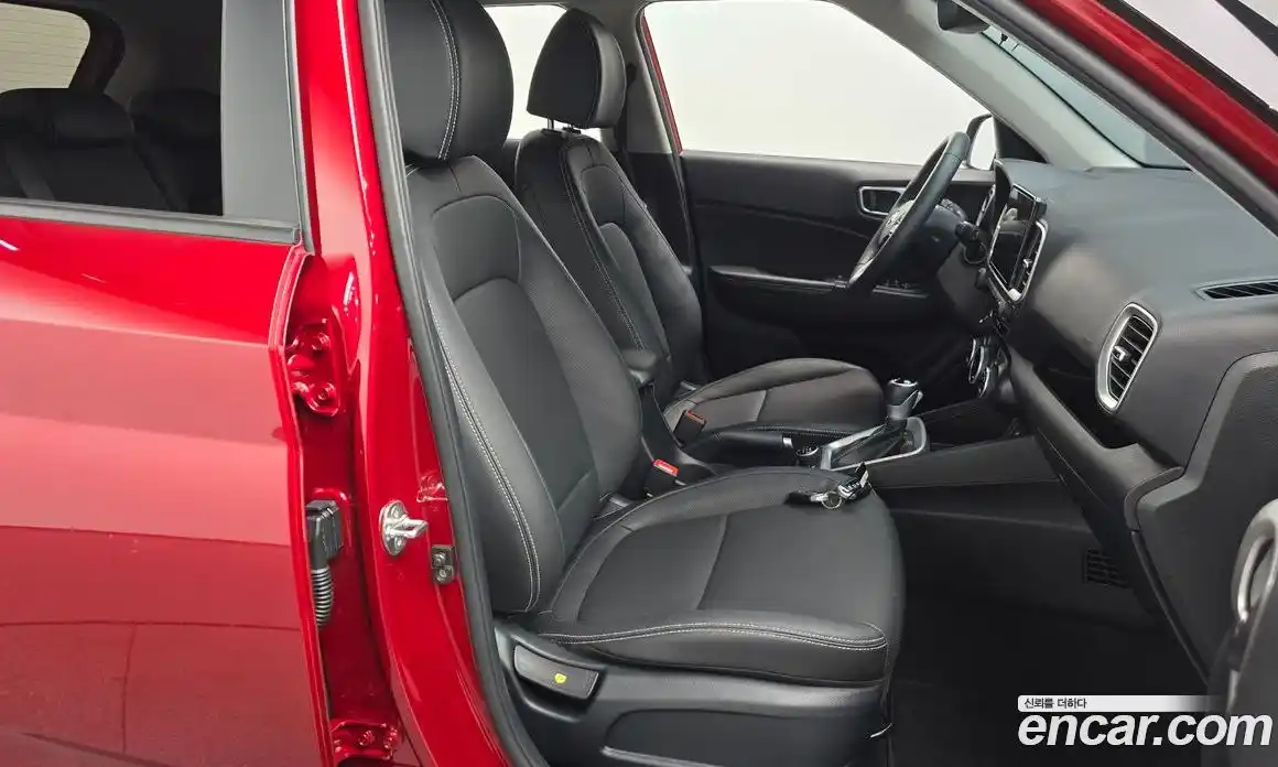 Hyundai Venue 2023 1.6 Автомат в Москве № 1171376, фото 9