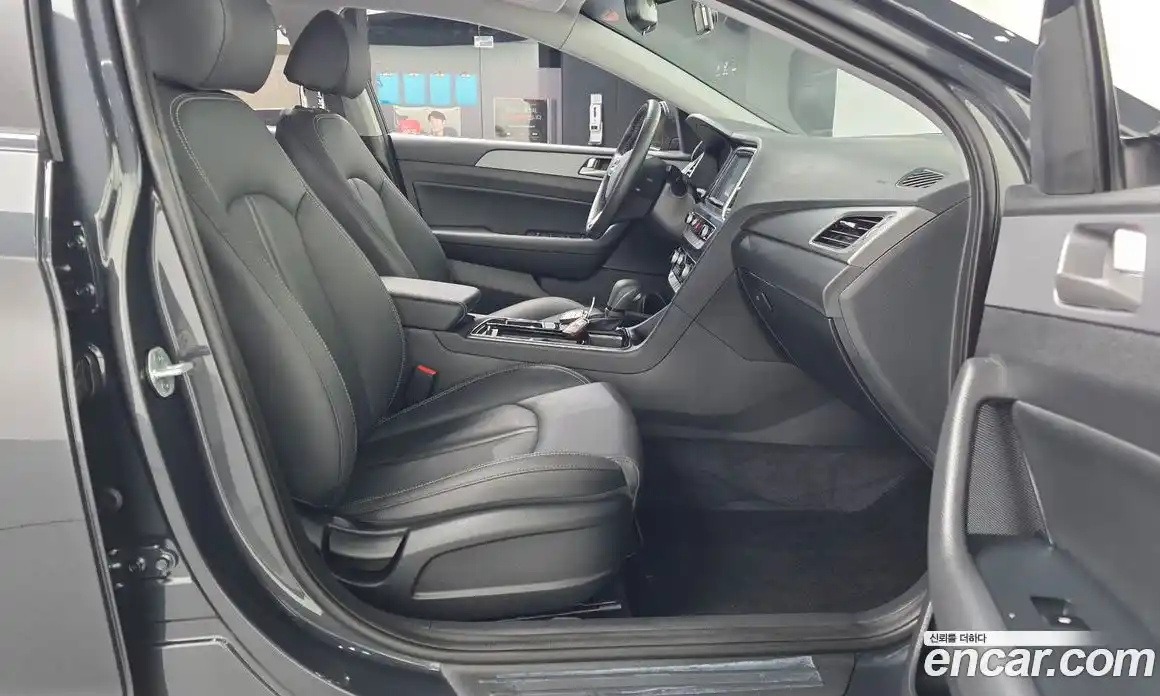 Hyundai Sonata 2018 2.0 гидро в Москве № 1171469, фото 11