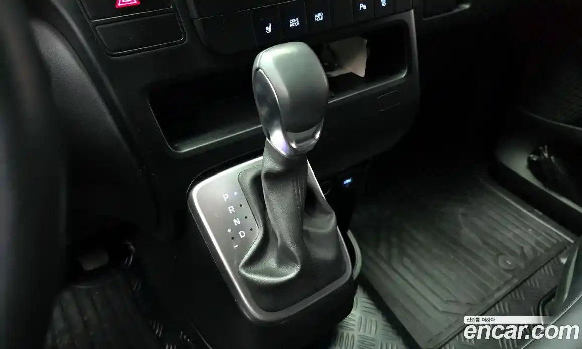 Hyundai Staria 2025 2.2 гидро в Москве № 1171641, фото 9