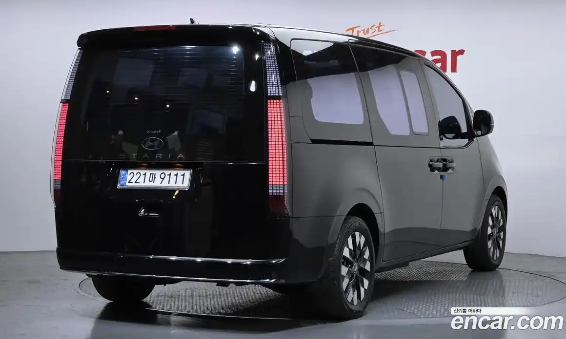 Hyundai Staria 2024 1.6 Автомат в Москве № 1171661, фото 2