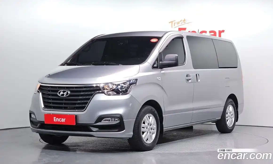 Hyundai Starex 2019 2.5 Автомат в Москве № 1171797, фото 1