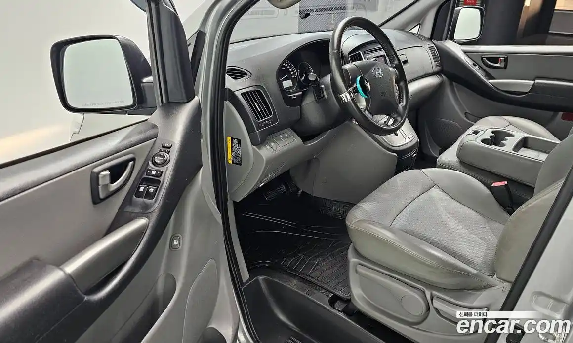 Hyundai Starex 2019 2.5 Автомат в Москве № 1171797, фото 11
