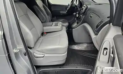 Hyundai Starex 2019 2.5 Автомат в Москве № 1171797, миниатюра 10