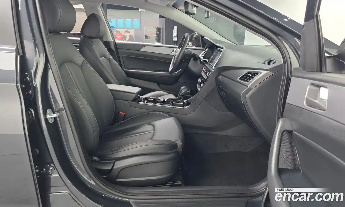 Hyundai Sonata 2018 2.0 гидро в Москве № 1171821, фото 11