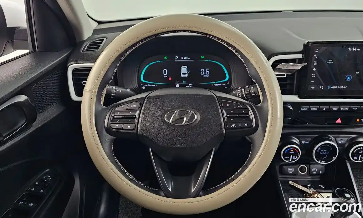 Hyundai Venue 2023 1.6 Автомат в Москве № 1171831, фото 13