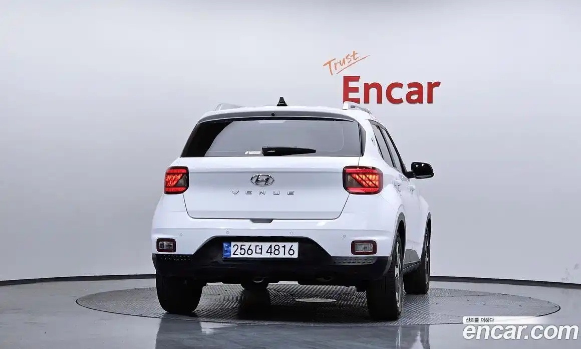 Hyundai Venue 2023 1.6 Автомат в Москве № 1171831, фото 4