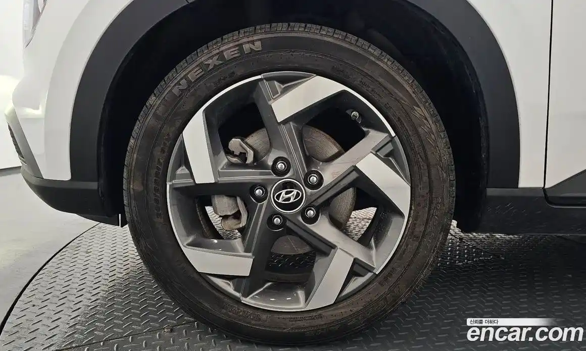 Hyundai Venue 2023 1.6 Автомат в Москве № 1171831, фото 5