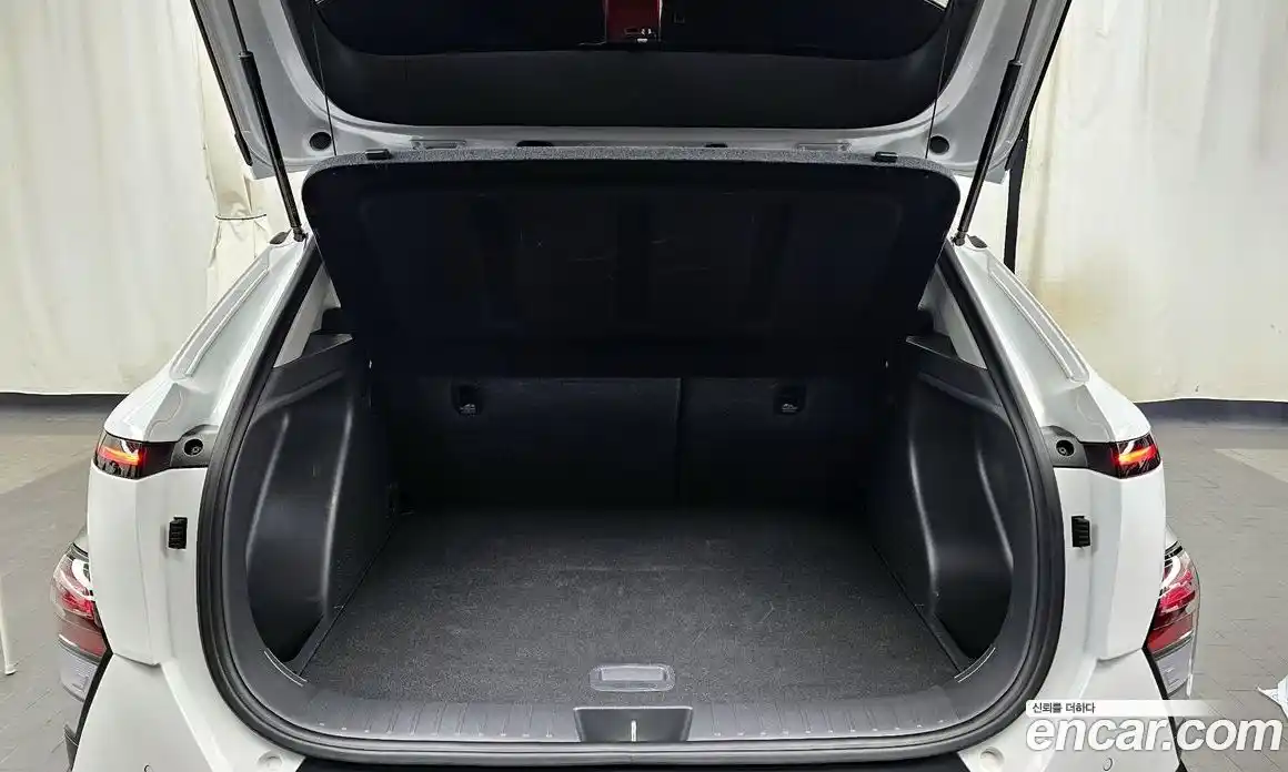 Hyundai Kona 2023 1.6 Автомат в Москве № 1171869, фото 20