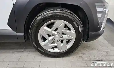 Hyundai Kona 2023 1.6 Автомат в Москве № 1171869, миниатюра 5