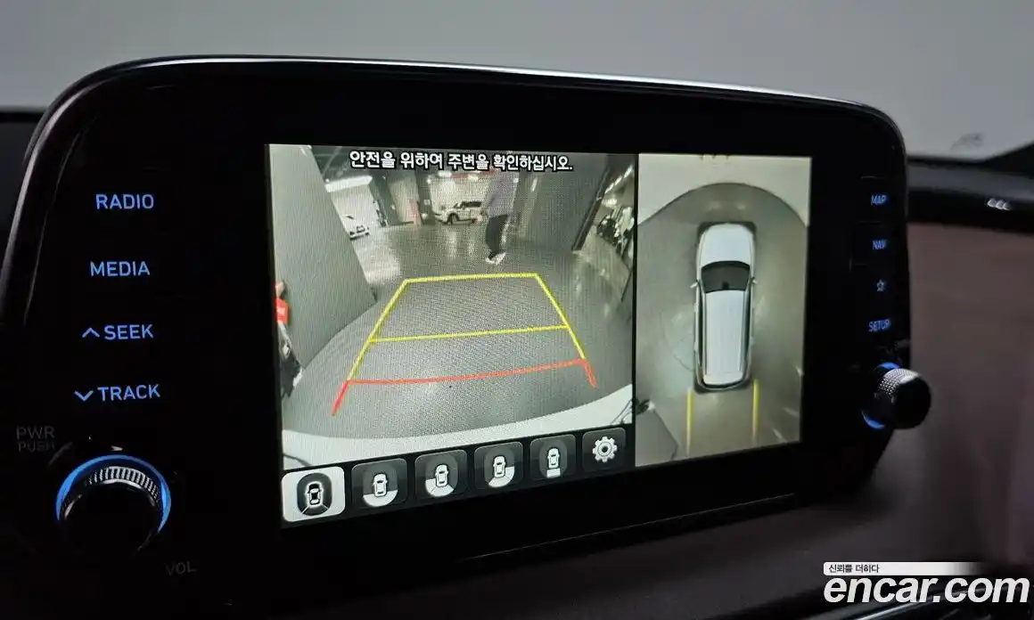 Hyundai Santa Fe 2018 2.0 Автомат в Москве № 1172091, фото 14