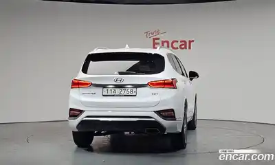 Hyundai Santa Fe 2018 2.0 Автомат в Москве № 1172091, миниатюра 3