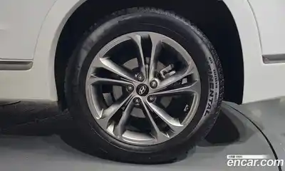 Hyundai Santa Fe 2018 2.0 Автомат в Москве № 1172091, миниатюра 4