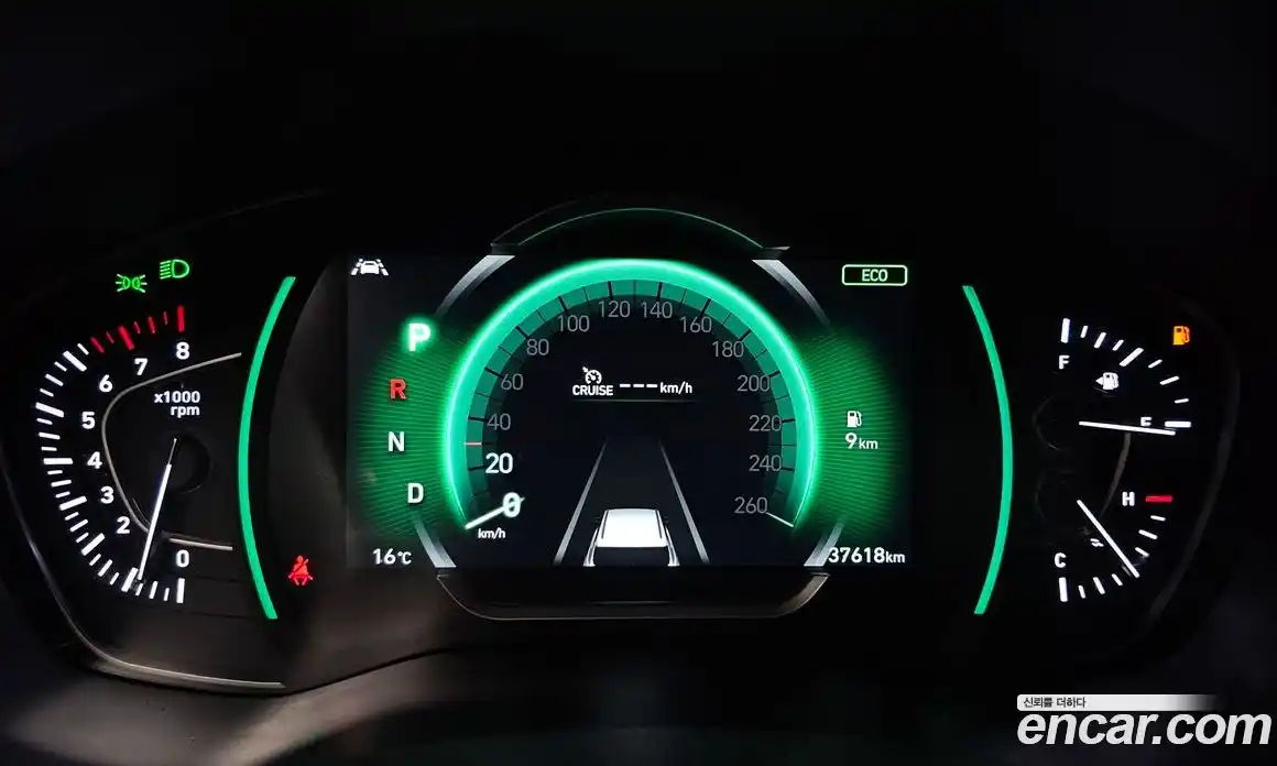 Hyundai Santa Fe 2018 2.0 Автомат в Москве № 1172091, фото 7