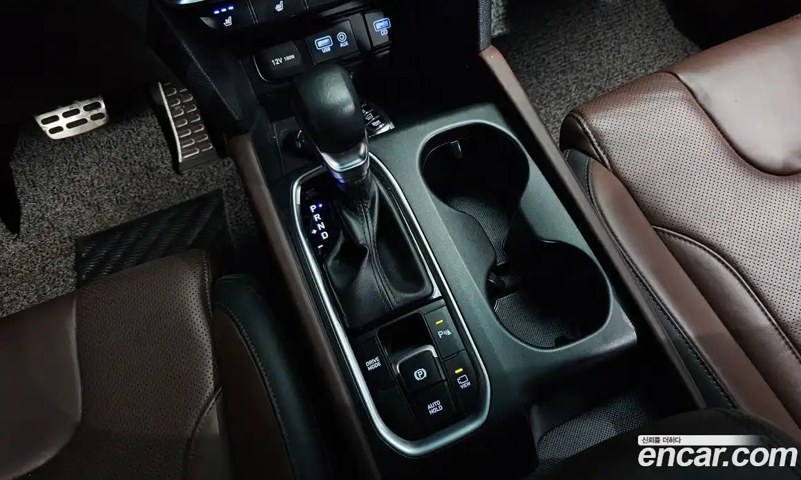 Hyundai Santa Fe 2018 2.0 Автомат в Москве № 1172091, фото 8