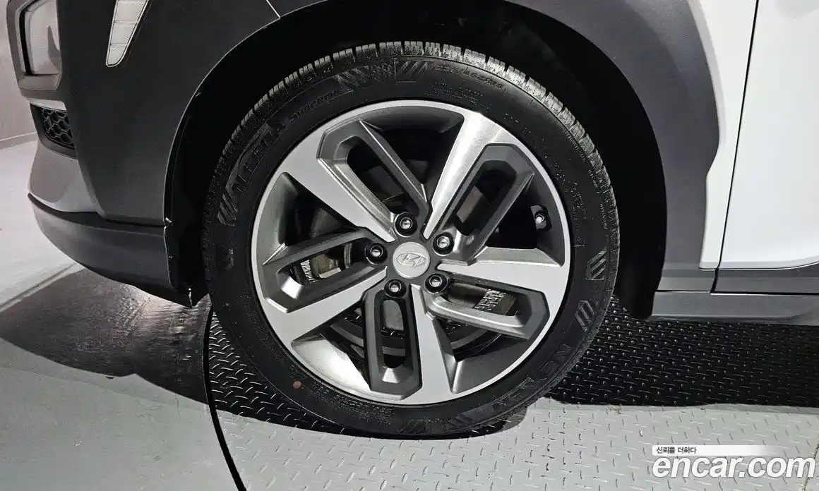 Hyundai Kona 2019 1.6 Автомат в Москве № 1172155, фото 5