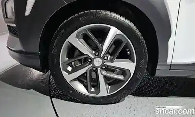 Hyundai Kona 2019 1.6 Автомат в Москве № 1172155, миниатюра 5