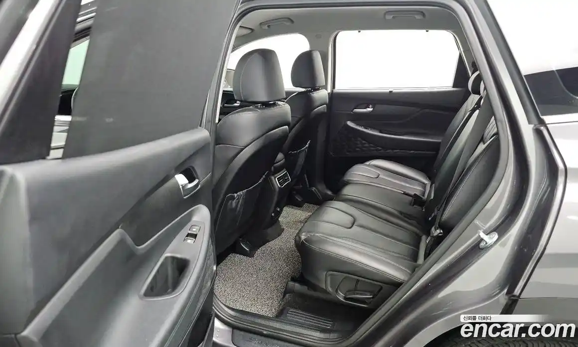 Hyundai Santa Fe 2020 2.2 Автомат в Москве № 1172158, фото 19