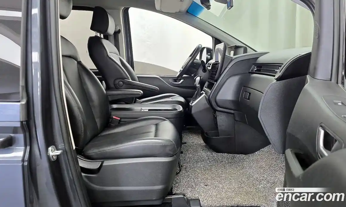 Hyundai Staria 2021 3.5 Автомат в Москве № 1172204, фото 11