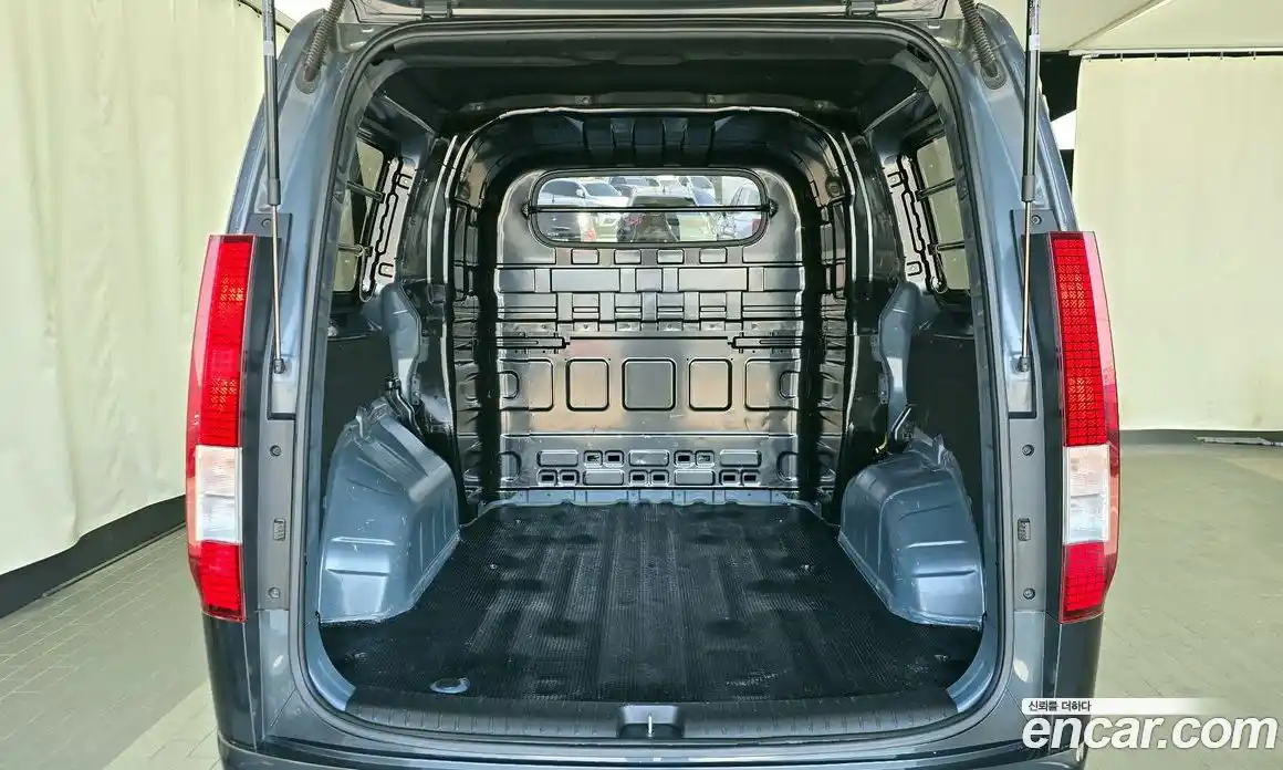 Hyundai Staria 2021 3.5 Автомат в Москве № 1172204, фото 20