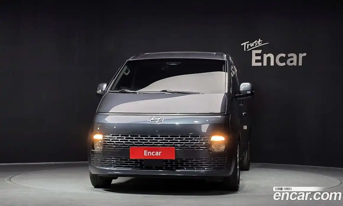 Hyundai Staria 2021 3.5 Автомат в Москве № 1172204, фото 3