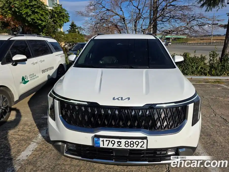 Kia Canival 2025 1.6 Автомат в Москве № 1172393, фото 3