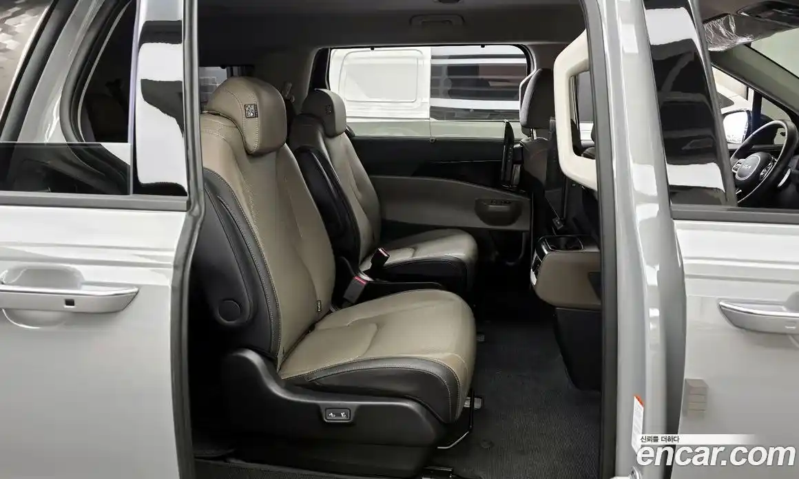 Kia Canival 2024 3.5 Автомат в Москве № 1172604, фото 12