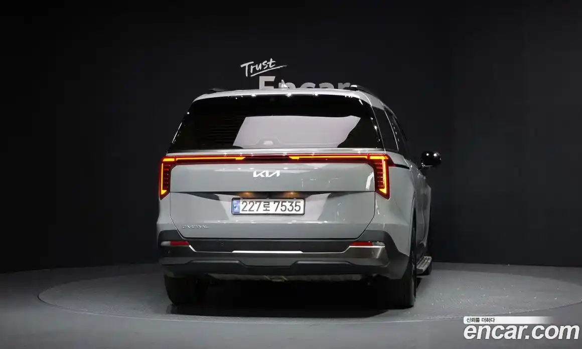 Kia Canival 2024 3.5 Автомат в Москве № 1172604, фото 4