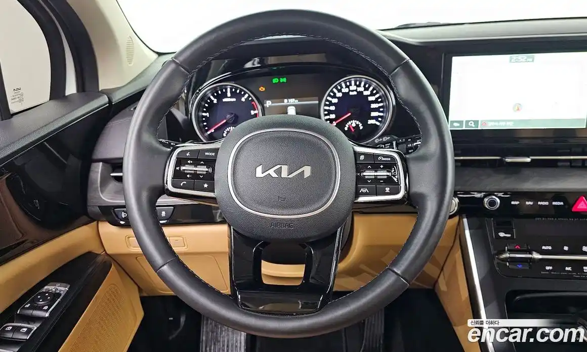 Kia Canival 2023 2.2 Автомат в Москве № 1172660, фото 14