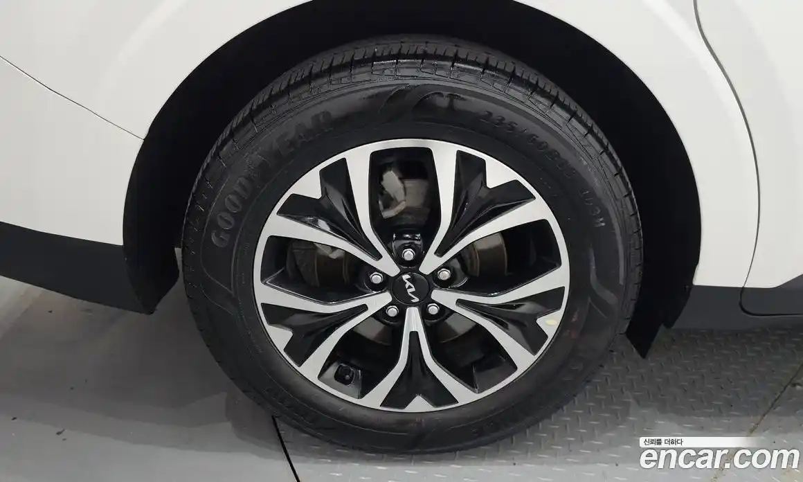 Kia Canival 2023 2.2 Автомат в Москве № 1172660, фото 5