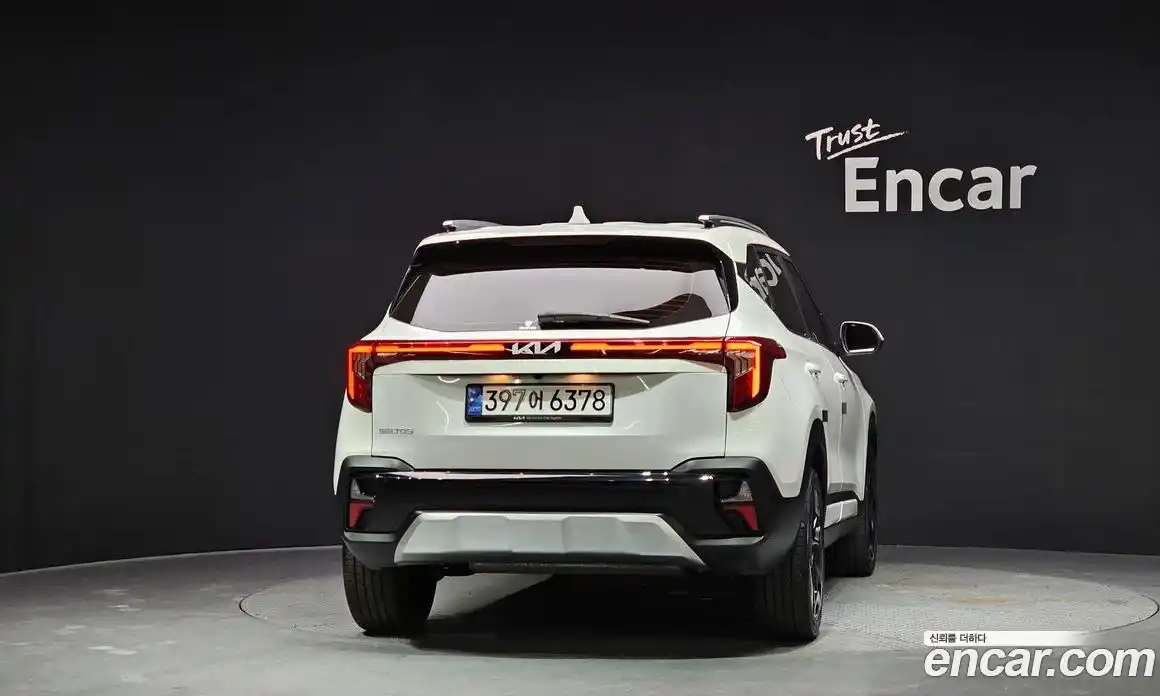 Kia Seltos 2023 1.6 гидро в Москве № 1172739, фото 4