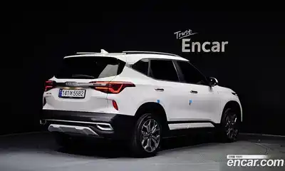 Kia Seltos 2022 1.6 гидро в Москве № 1172746, миниатюра 2