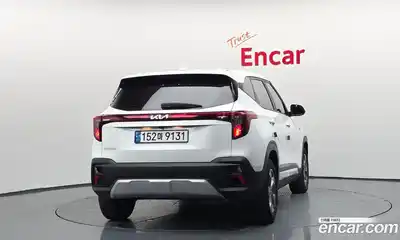 Kia Seltos 2022 1.6 гидро в Москве № 1172785, миниатюра 4