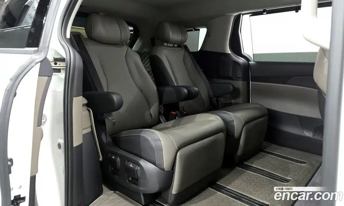 Kia Canival 2024 1.6 Автомат в Москве № 1172860, фото 12