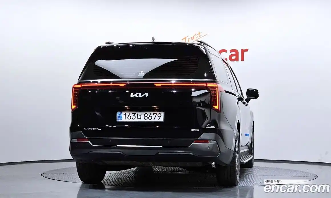 Kia Canival 2024 1.6 Автомат в Москве № 1173018, фото 4