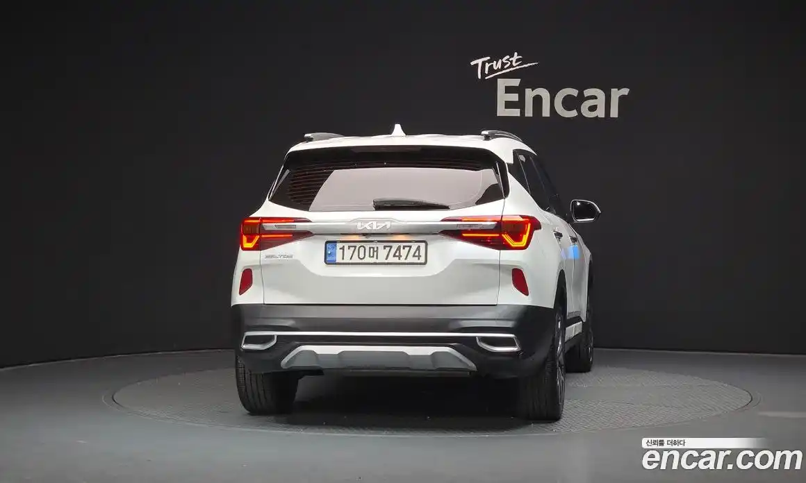 Kia Seltos 2021 1.6 Автомат в Москве № 1173070, фото 4