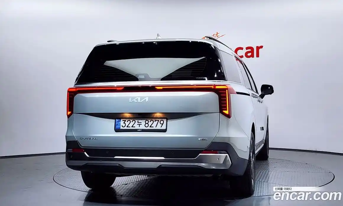 Kia Canival 2024 1.6 Автомат в Москве № 1173072, фото 4