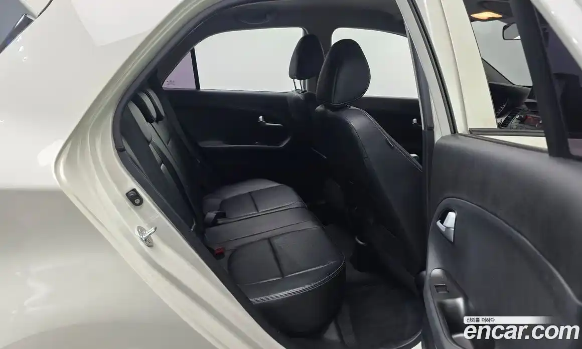 Kia Morning 2016 1.0 Автомат в Москве № 1173117, фото 12