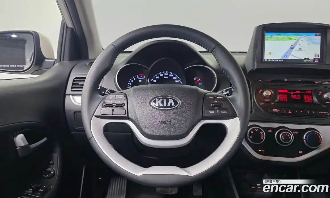 Kia Morning 2016 1.0 Автомат в Москве № 1173117, фото 16