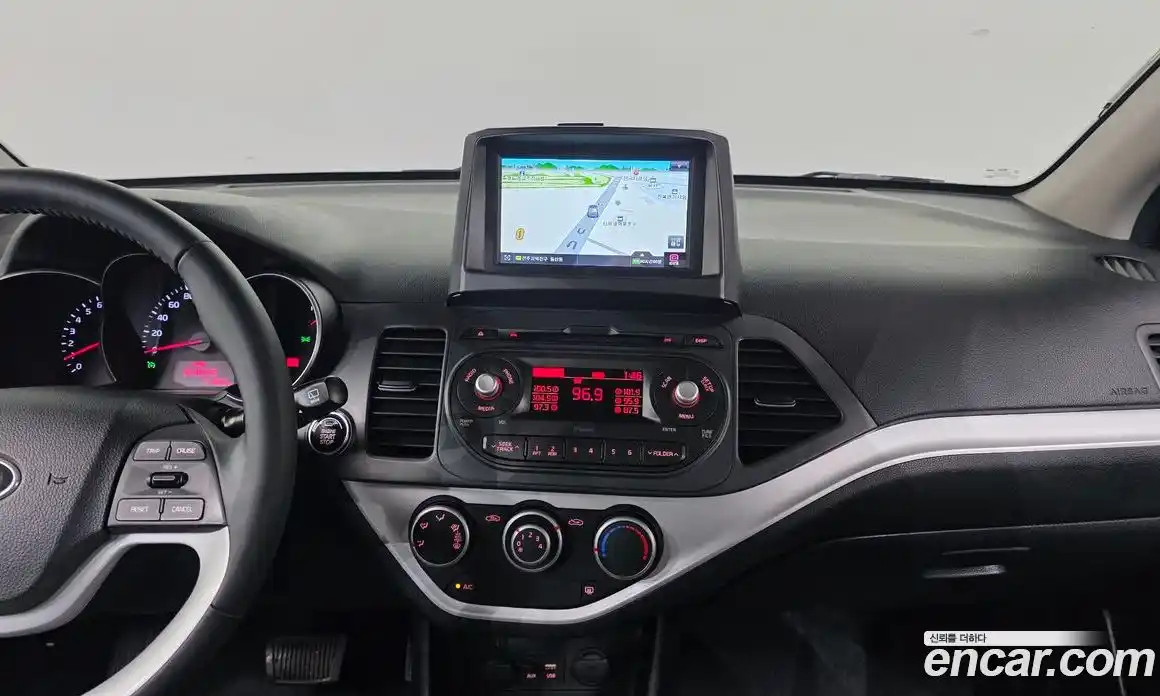 Kia Morning 2016 1.0 Автомат в Москве № 1173117, фото 17