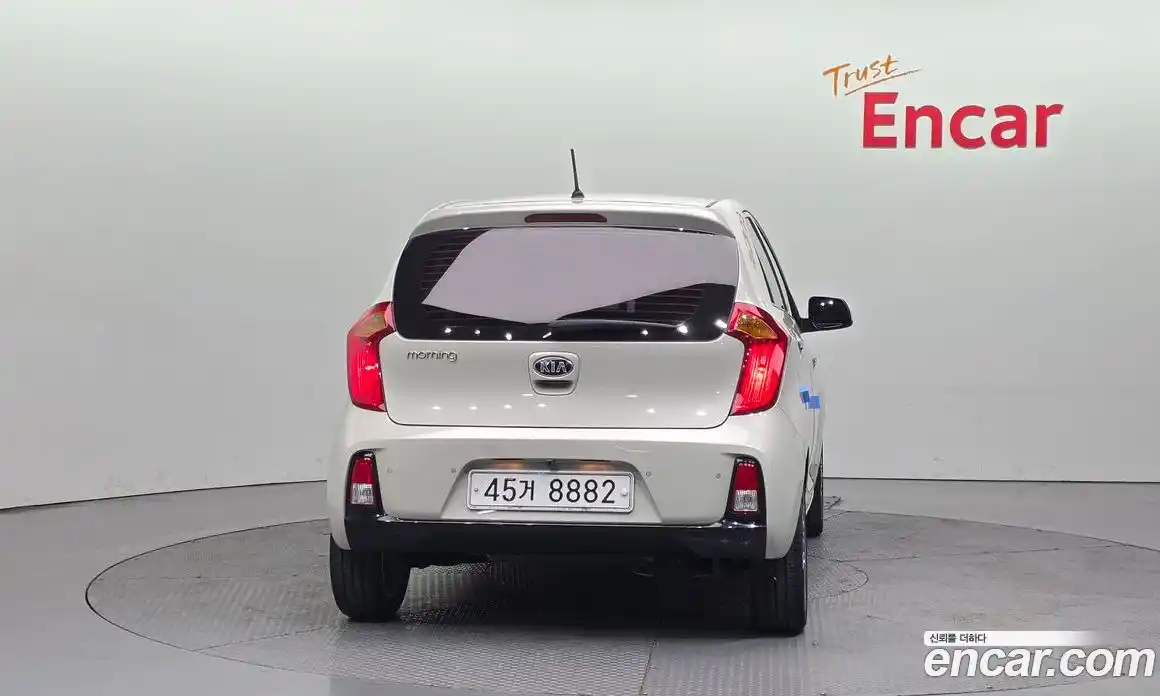 Kia Morning 2016 1.0 Автомат в Москве № 1173117, фото 4