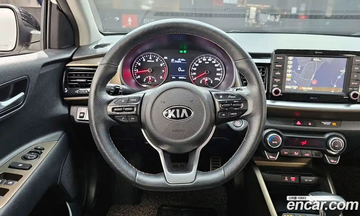 Kia Stonic 2018 1.4 Автомат в Москве № 1173128, фото 13